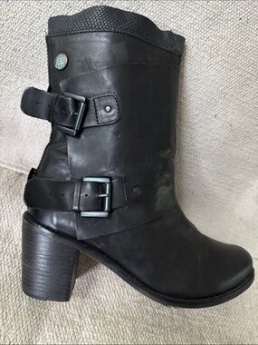 Women’s size 39 “Grotesque Shoes”, handsewn Italian soft calf leather boots